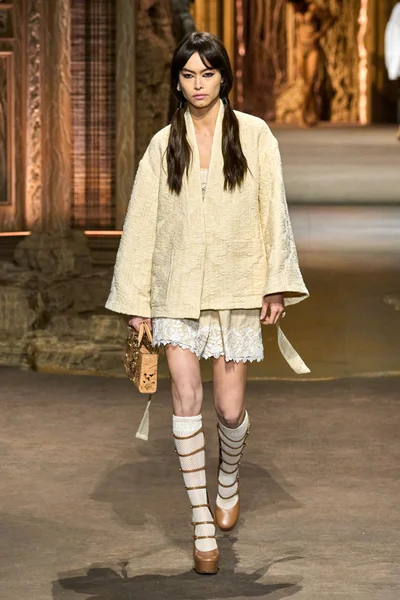 Look 53
